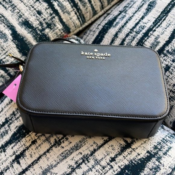 Kate Spade Madison Mini Camera Bag
COLOR:
Black
NWT - Picture 6 of 16